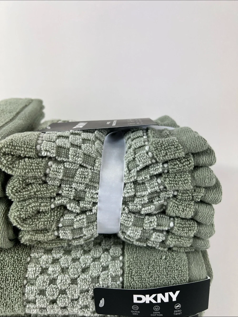 DKNY Bath Towel Set Sage Green White Plush Cotton Zero Twist Set of 8 NEW